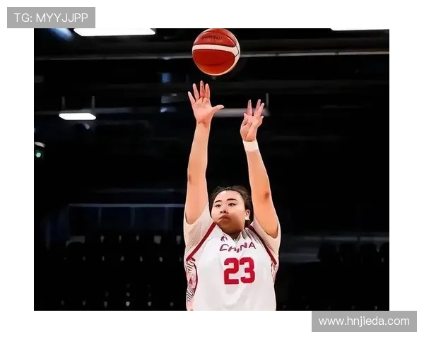 女篮内线组合闪耀全场